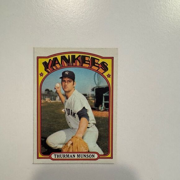 Yankees Baseball Card - White and blue of Thurman Munson Topps 1972 in great co - Picture 1 of 4